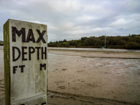 Max depth on the Avon estuary Devon UKの写真素材