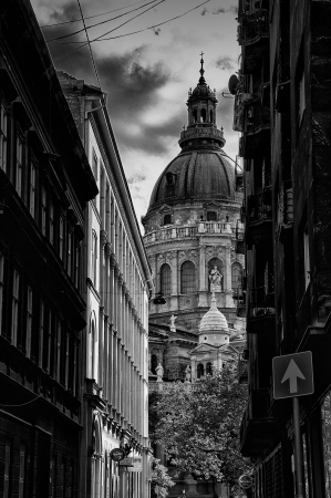 Looking to the Basilica from a side street in Budapestの写真素材