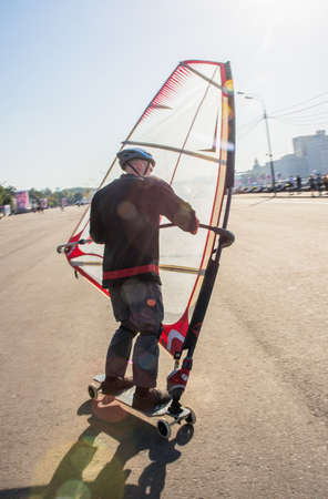 Winskeit Walk Park Summer Embankment River Sail Boardのeditorial素材