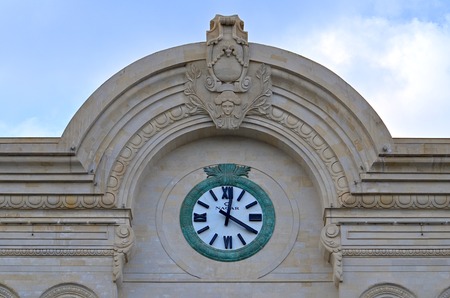 01-05-2019.Baku.Azerbaijan.A clock that resembles time in the streets, parks and city walls of Bakuのeditorial素材