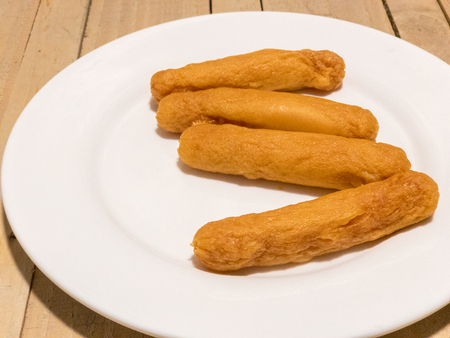 close up of sausage on white plateの写真素材