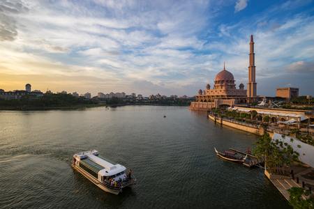 PUTRAJAYA, MALAYSIA - JANUARY 2,2016 : Beautiful view of Putra Mosque during sunset in Putrajaya, Malaysia.のeditorial素材