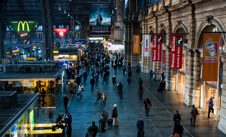 Frankfurt, Germany - January 14 : People arriving or departing   at the Frankfurt main train station, Hauptbahnhof, on January 14,  2015 in Frankfurt, Germany.のeditorial素材