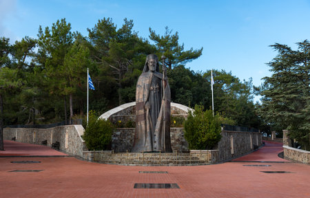 Memorial bronze statue of archbishop Makarios president of cyprus at kykkos Troodos mountain cyprusのeditorial素材