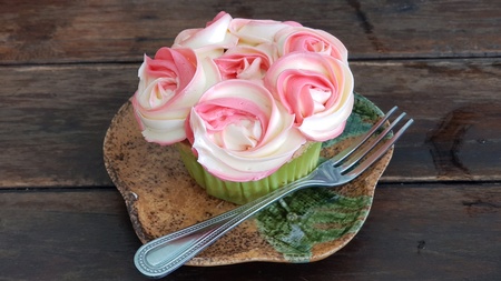 Pink roses cup cakeの素材