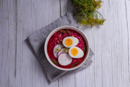 The vibrant colors and fresh herbs make this dish visually appealing and incredibly appetizing.の写真素材