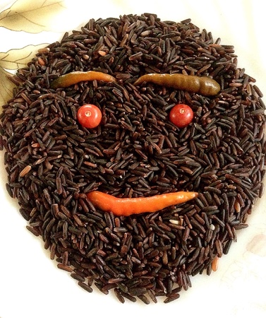 Rice berry on plateの素材