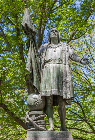 New York, USA- May 20, 2014. Columbus Statue (was discoverer of America) by Jeronimo Sunol in Central Park, New York City, USA.のeditorial素材
