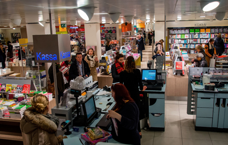 AMSTERDAM, HOLLAND - DECEMBER, 30: Trading hall is the oldest store DE BIJENKORF AMSTERDAM, the most important center of shopping in Amsterdam on 30 december 2012.のeditorial素材