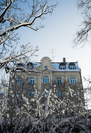 A Traditional Building In Munich Germany In The Snow Near Christmasのeditorial素材