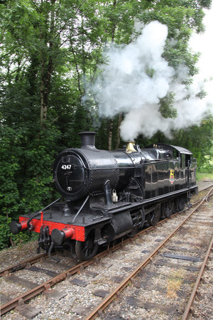 Steam train 4247 Bodmin & Wenford railway in Cornwall England. The 4247 only cost Â£2918 when it was first built at Swindon Works in 1916のeditorial素材