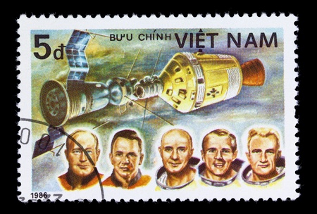 VIETNAM - CIRCA 1986. A stamp printed in Vietnam shows Apollon Soyuz Test Project crew Slayton, Stafford, Brand, Leonov, Kubasov, circa 1986の写真素材