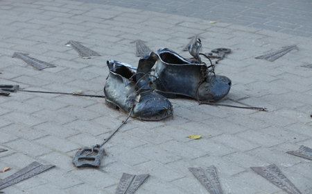 October 16, 2015 Zelenogorsk Russia Monument Old bootsのeditorial素材
