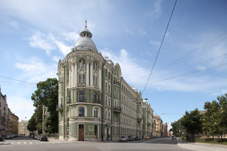 St. Petersburg Russia, August 2, 2015 classical architecture prospect leaving afarのeditorial素材