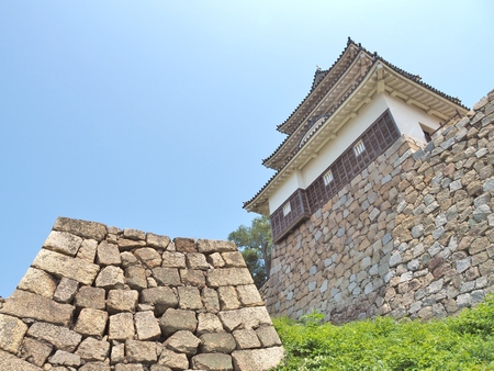 Marugame Castle, also known as Kameyama Castle is a Japanese castle in Marugame, Kagawa Prefecture, Japan. This castle is a hilltop castle and one of only 12 Japanese castles with the original keep.のeditorial素材