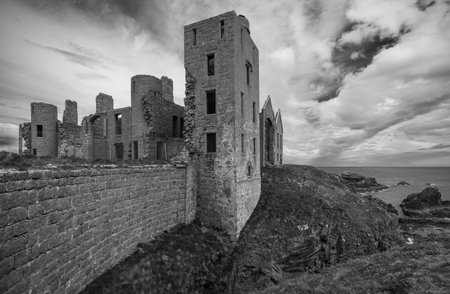 Ruin of new Slains castle near Aberdeen.の写真素材