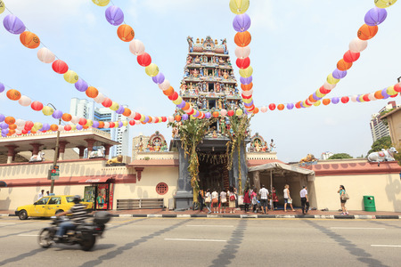 SINGAPORE -OCT 12: Facade of Sri Mariamman Hindu temple on Oct 12, 2012 in Singapore -one of the most colorful ethnic areas and popular among tourists visiting Singapore from around the world.のeditorial素材