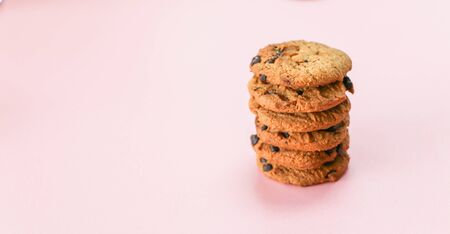 Three-piece cereal cookies that are placed in three layersの写真素材