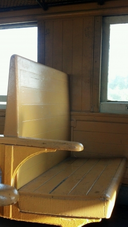Empty seat in trainの素材