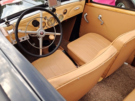 Retro car interiorの素材