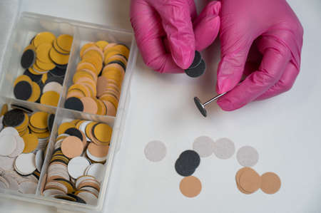 Set of disposable discs for foot peeling.