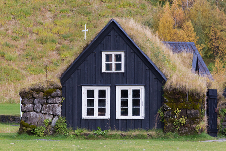 Traditional Icelandic House with grass roof. Skogar Folk Museum, Icelandのeditorial素材