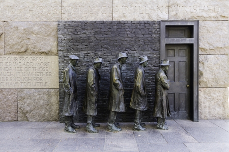 WASHINGTON DC - NOV 8: Example of a Bread line from depression era United States.Washington DC on November 8, 2011.のeditorial素材