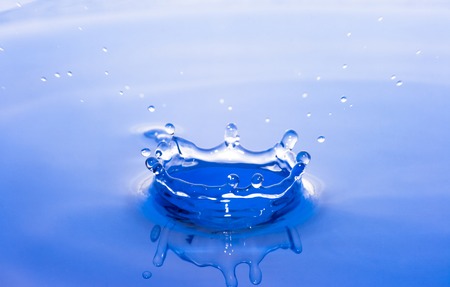 Water cup formed at falling a dropの写真素材
