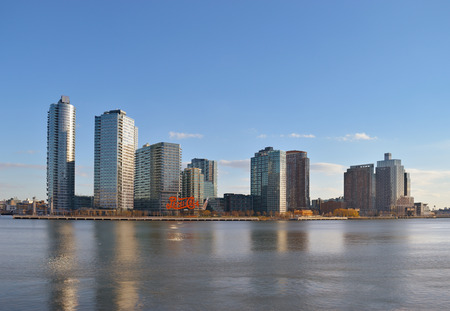 New York City, USA - January 03, 2016: View of the Long Island City, westernmost residential and commercial neighborhood of the New York City borough of Queens, from the Roosevelt Island, New York City.のeditorial素材