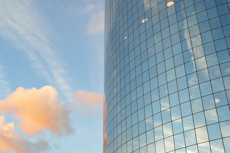 Reflections in the windows of a New York skyscraper. The 17 State Street.のeditorial素材