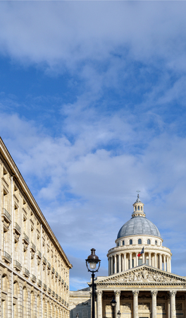 Blue sky over a Pantheon in Paris, France.のeditorial素材