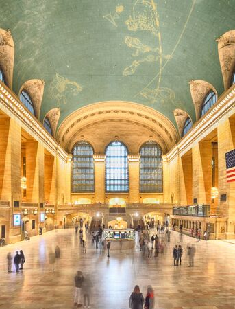 The main concourse of the Grand Central Terminal in New York City - HDR image.のeditorial素材