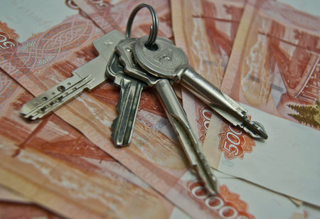 5000 rubles banknotes and keys backgroundの写真素材