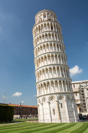 PISA, ITALY - APRIL 2017 - Leaning tower in Pisa, Italy on beautifull sunny dayのeditorial素材