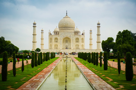 Front view of Taj Mahal mausoleum in Agra, Uttar Pradesh, Indiaの写真素材