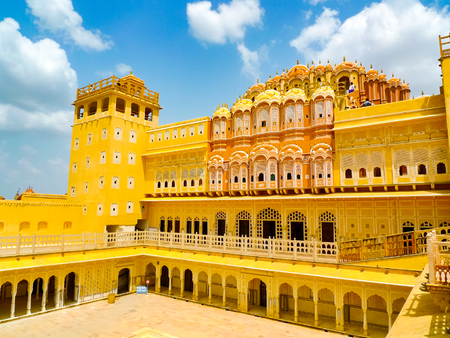 Hawa Mahal palace (Palace of the Winds), internal courtyard and rear facade, Jaipur, Rajasthan, Indiaのeditorial素材