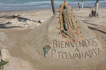 Sand sculpture on the beach at the Malecon, Puerto Vallarta, Mexicoのeditorial素材