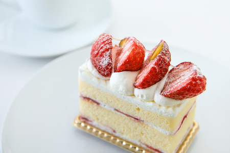 Strawberry cake on white backgroundの写真素材