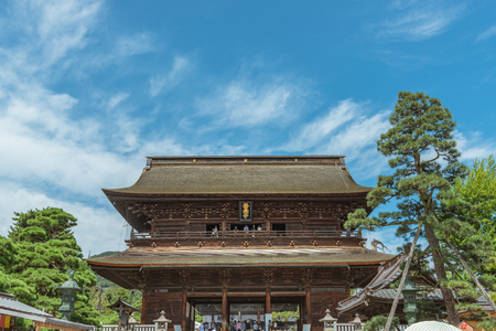 The salmon gate of Zenkoji temple in Nagano, Japanのeditorial素材