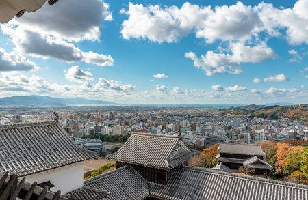 The main enclosure of Matsuyama-jo castle and Cityscape of the Matsuyama city in Japanのeditorial素材
