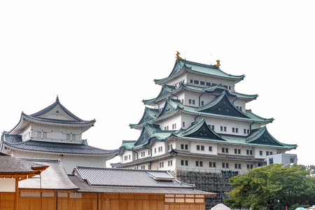 Castle tower of the Nagoya castle in the rainのeditorial素材