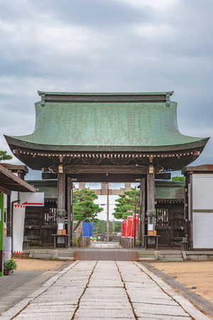Shinmon gate of the Oishi shrine in Ako cityのeditorial素材