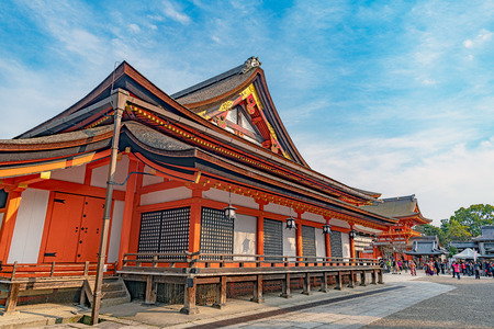 Main hall of the Yasaka jinja shrine in Kyoto, Japanのeditorial素材