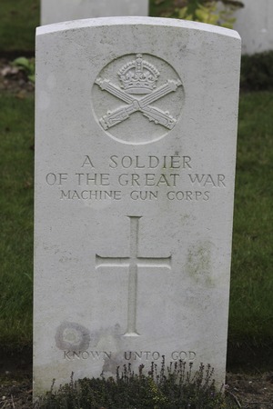Grave of unknown WWI Commonwealth soldier who served in Machine Gun Corpsのeditorial素材