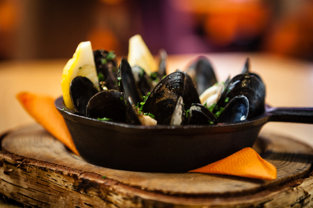 Steamed mussels with dressingの写真素材