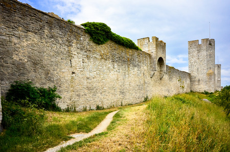 Medieval Turretted city wall, Visby Sweden, Gotlandのeditorial素材