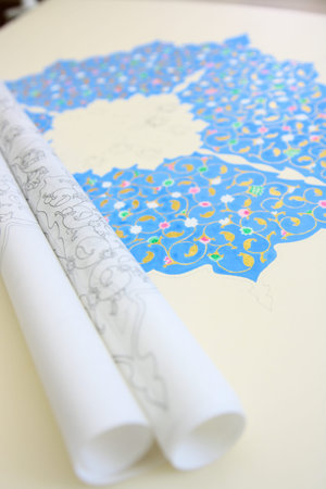 Making gilding with Ottoman islamic figures