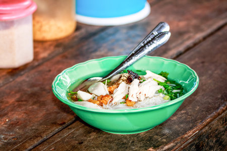 bowl of noodles soup 
