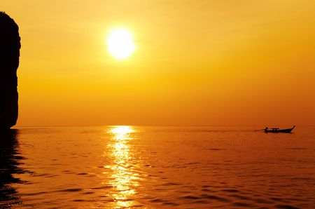 Sunset, tropical island, Andaman sea, Thailand
の写真素材