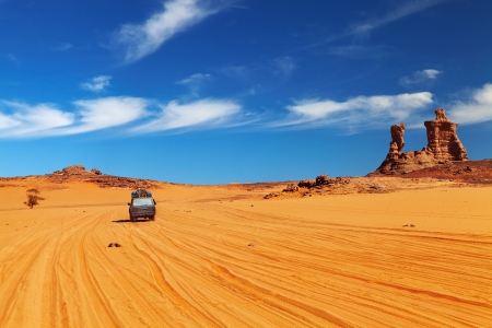 Road in Sahara Desert, Tadrart, Algeria
の写真素材